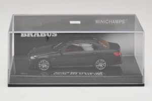 Mercedes Brabus 850 E63 W212 Matt Must Minichamps 1:43 437034101 Metall - pilt 4/5