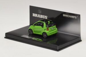 Mercedes Brabus Ultimate 120 Kabriolett Roheline Minichamps 1:43 437032731 Metall - pilt 3/5