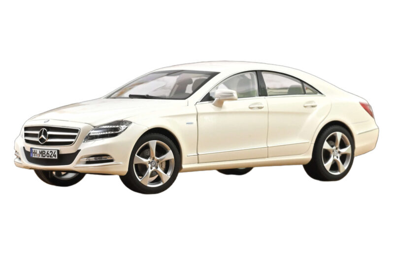 Mercedes CLS C218 Kupee Brilliant White Metallic Norev 1:18 Mercedes CLS C218 Kupee Brilliant White Metallic Norev 1:18 183943 Metall