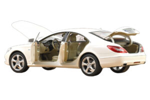 Mercedes CLS C218 Kupee Brilliant White Metallic Norev 1:18 183943 Metall - pilt 2/3