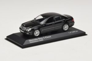 Mercedes E-Class W211 Must Metallik Minichamps 1:43 400036001 Metall - pilt 2/4