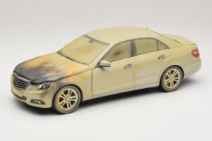 Mercedes E-Class W212 Põlenud Dubai Kunstiauto Minichamps 1:18 MB008 Metall