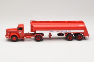 Mercedes LS315 Tanksattelzug Esso Minichamps 1:43 499034770 Metall - pilt 3/6