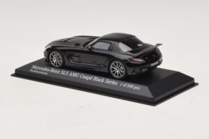 Mercedes SLS AMG C197 Black Series Must Metallik Minichamps 1:43 437033020 Metall - pilt 3/4