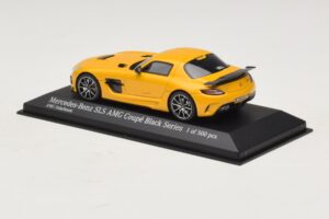 Mercedes SLS AMG C197 Black Series Kuldne Minichamps 1:43 437033022 Metall - pilt 3/4