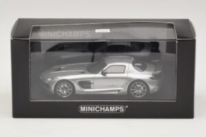 Mercedes SLS AMG C197 Black Series Hall Metallik Minichamps 1:43 437033024 Metall - pilt 4/4