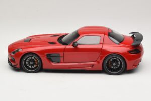Mercedes SLS AMG C197 Black Series Punane Minichamps 1:18 110033022 Metall - pilt 4/8