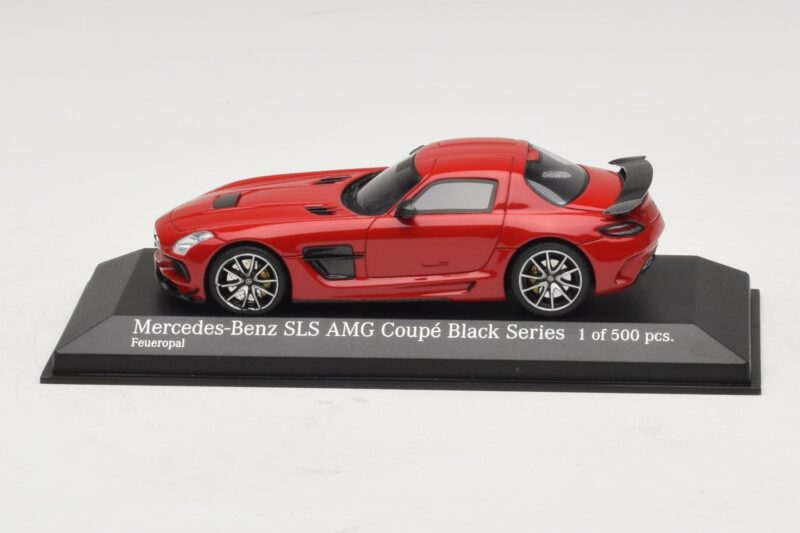 Mercedes SLS AMG C197 Black Series Punane Minichamps 1:43 437033021 Metall
