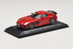 Mercedes SLS AMG C197 Black Series Punane Minichamps 1:43 437033021 Metall - pilt 2/4