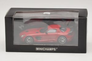 Mercedes SLS AMG C197 Black Series Punane Minichamps 1:43 437033021 Metall - pilt 4/4