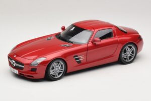 Mercedes SLS AMG C197 Punane Metallik Minichamps 1:18 100039020 Metall