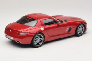 Mercedes SLS AMG C197 Punane Metallik Minichamps 1:18 100039020 Metall - pilt 3/8