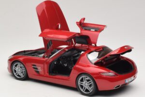 Mercedes SLS AMG C197 Punane Metallik Minichamps 1:18 100039020 Metall - pilt 5/8