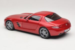Mercedes SLS AMG C197 Punane Metallik Minichamps 1:18 100039020 Metall - pilt 7/8