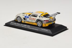 Mercedes SLS AMG GT3 #22 Rowe Racing Graf / Jager Nurburgring 24 Hours 2013 Minichamps 1:43 410133222 Metall - pilt 3/4