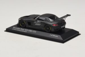 Mercedes SLS AMG GT3 45 Years of Driving Performance Must Minichamps 1:43 410133200 Metall - pilt 3/4