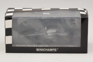 Mercedes SLS AMG GT3 45 Years of Driving Performance Must Minichamps 1:43 410133200 Metall - pilt 4/4