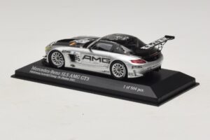 Mercedes SLS AMG GT3 #96 M. Hakkinen / R. Arnold 6 Hours of Zhuhai 2011 Minichamps 1:43 410113296 Metall - pilt 3/4