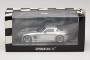 Mercedes SLS AMG GT3 Hõbe Minichamps 1:43 410113202 Metall - pilt 4/4