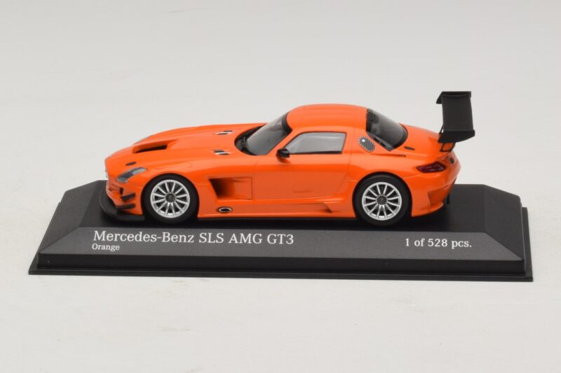 Mercedes SLS AMG GT3 Street Orange Minichamps 1:43 Mercedes SLS AMG GT3 Street Orange Minichamps 1:43 410113204 Metall