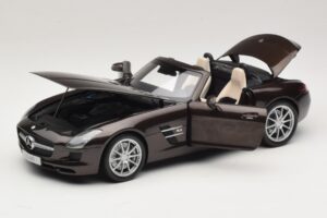 Mercedes SLS AMG Sepang Brown Minichamps 1:18 B66960080 Metall - pilt 2/9