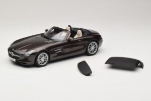 Mercedes SLS AMG Sepang Brown Minichamps 1:18 B66960080 Metall - pilt 3/9