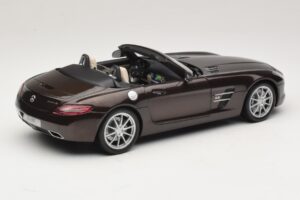 Mercedes SLS AMG Sepang Brown Minichamps 1:18 B66960080 Metall - pilt 4/9