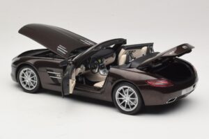 Mercedes SLS AMG Sepang Brown Minichamps 1:18 B66960080 Metall - pilt 6/9