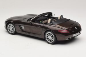 Mercedes SLS AMG Sepang Brown Minichamps 1:18 B66960080 Metall - pilt 8/9