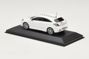 Opel Astra H OPC Nurburgring Edition Valge Minichamps 1:43 ASTRA005 Metall - pilt 3/4