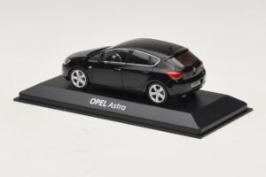 Opel Astra J Must Minichamps 1:43 ASTRA006 Metall - pilt 3/4