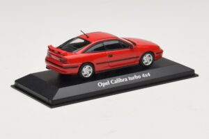 Opel Calibra Turbo 4x4 Punane Maxichamps 1:43 940045721 Metall - pilt 2/4