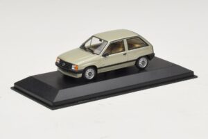 Opel Corsa A Heleroheline Metallik Minichamps 1:43 CORSA001 Metall - pilt 2/4