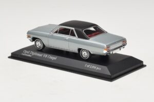 Opel Diplomat A V8 Coupe Hõbe Minichamps 1:43 400048020 Metall - pilt 3/4