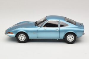 Opel GT Blue Metallic Minichamps 1:18 180049030 Metall - pilt 4/8