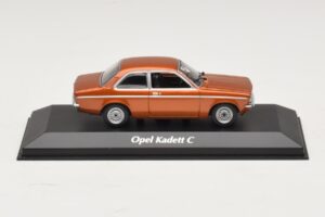 Opel Kadett C Pronks Metallik Maxichamps 1:43 940045600 Metall