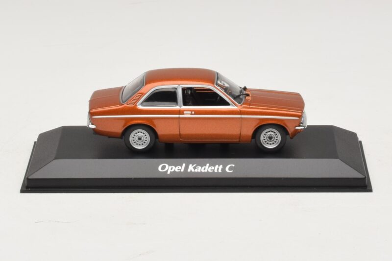Opel Kadett C Pronks Metallik Maxichamps 1:43 940045600 Metall