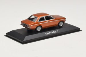 Opel Kadett C Pronks Metallik Maxichamps 1:43 940045600 Metall - pilt 2/4