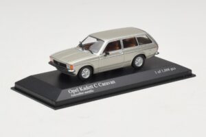 Opel Kadett C Caravan Silver Metallic Minichamps 1:43 400048111 Metall - pilt 2/4