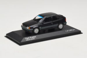 Opel Kadett E Black Metallic Minichamps 1:43 400045901 Metall - pilt 2/4