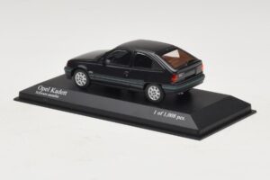 Opel Kadett E Black Metallic Minichamps 1:43 400045901 Metall - pilt 3/4