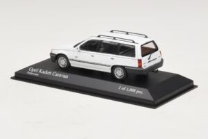 Opel Kadett E Caravan Valge Minichamps 1:43 400045911 Metall - pilt 3/4