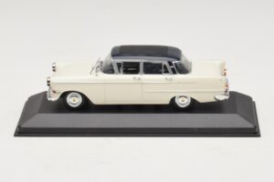 Opel Kapitan A Valge Minichamps 1:43 400048000 Metall