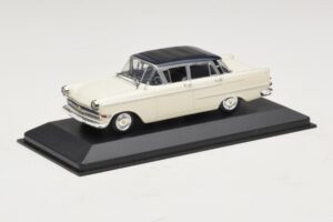 Opel Kapitan A Valge Minichamps 1:43 400048000 Metall - pilt 2/4