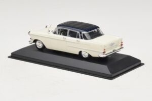 Opel Kapitan A Valge Minichamps 1:43 400048000 Metall - pilt 3/4