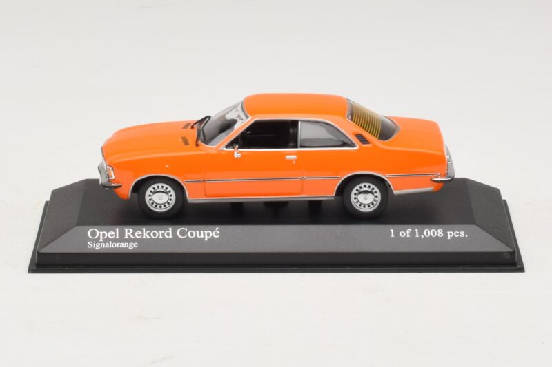 Opel Rekord D Kupee Oranž Minichamps 1:43 Opel Rekord D Kupee Oranž Minichamps 1:43 400044024 Metall