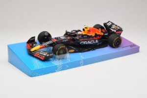 Oracle Red Bull Racing RB18 #11 S. Perez Miami GP 2022 Minichamps 1:18 113220511 Metall - pilt 2/7
