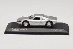 Porsche 904 GTS Hõbe Minichamps 1:43 400065721 Metall