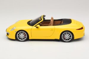 Porsche 911 991 Carrera S Kabriolett Kollane Minichamps 1:18 100061031 Metall - pilt 4/8