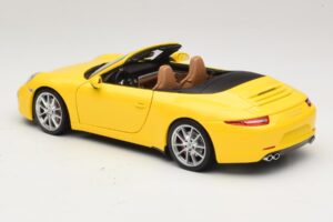 Porsche 911 991 Carrera S Kabriolett Kollane Minichamps 1:18 100061031 Metall - pilt 7/8